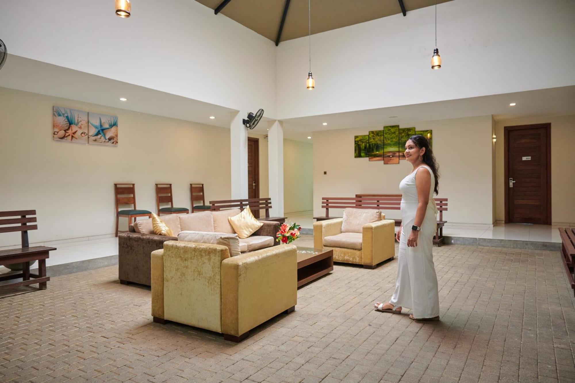 Kethumathee Hotel & Banquet Ratnapura Εξωτερικό φωτογραφία