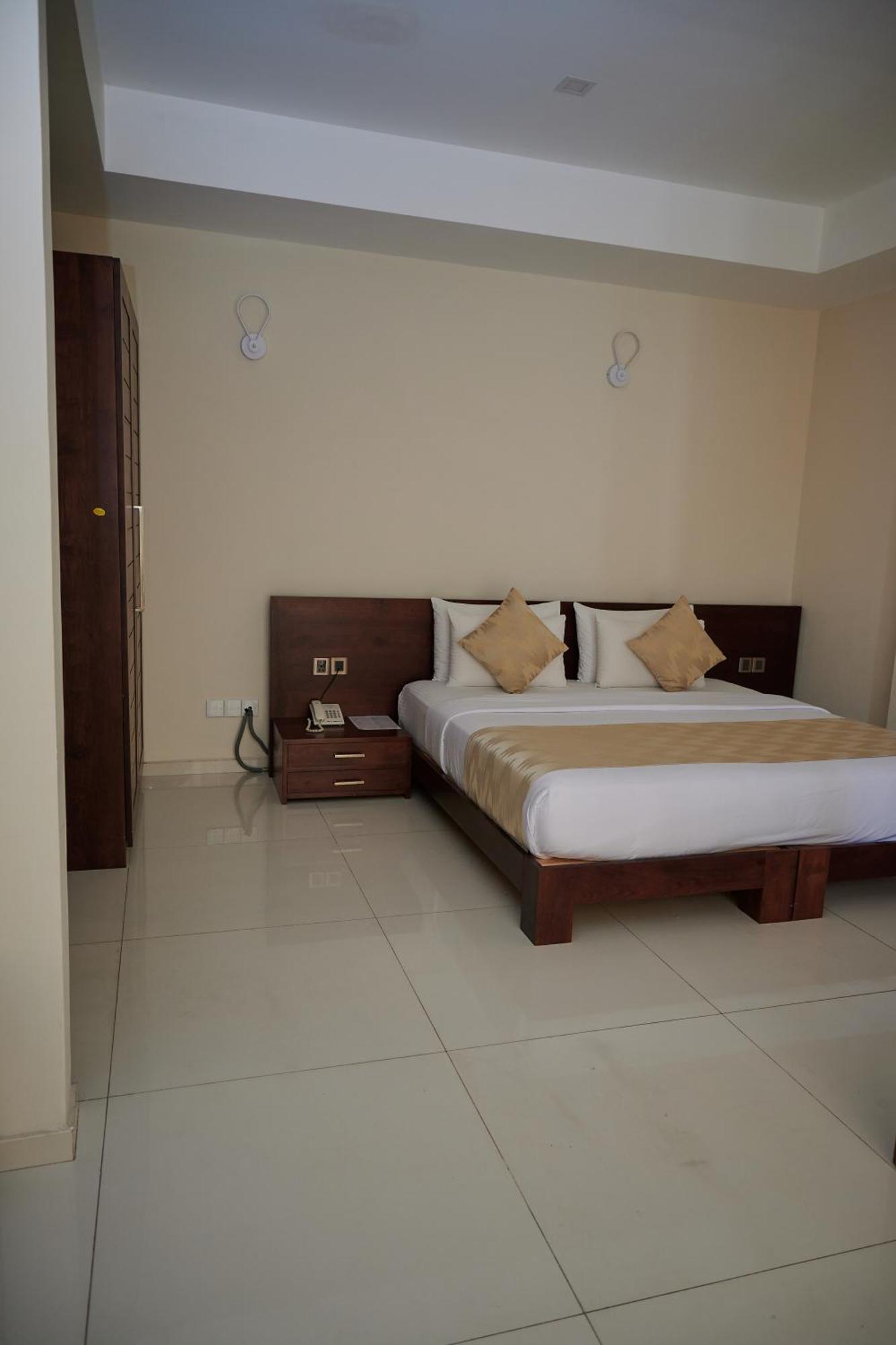 Kethumathee Hotel & Banquet Ratnapura Εξωτερικό φωτογραφία