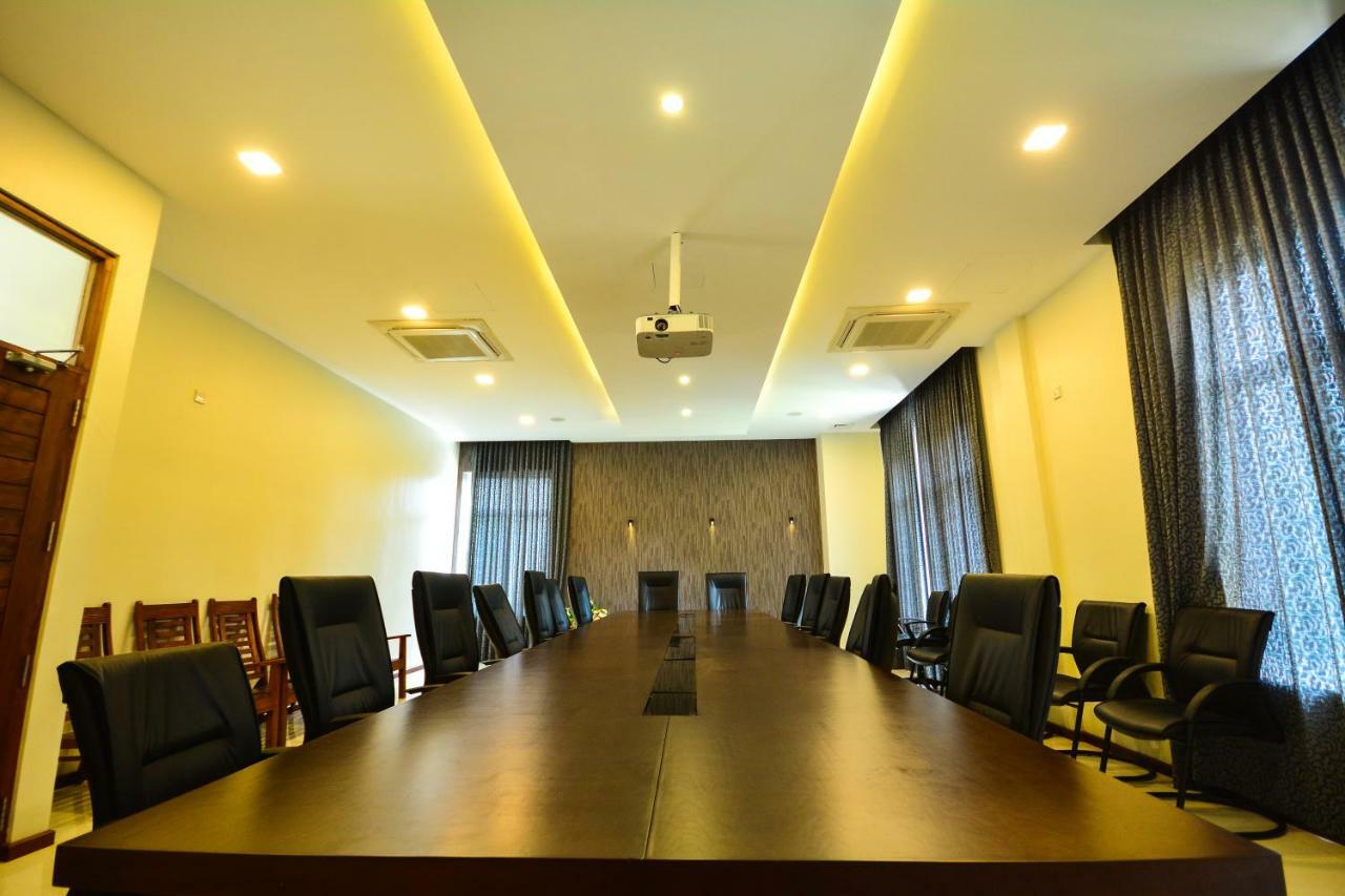 Kethumathee Hotel & Banquet Ratnapura Εξωτερικό φωτογραφία